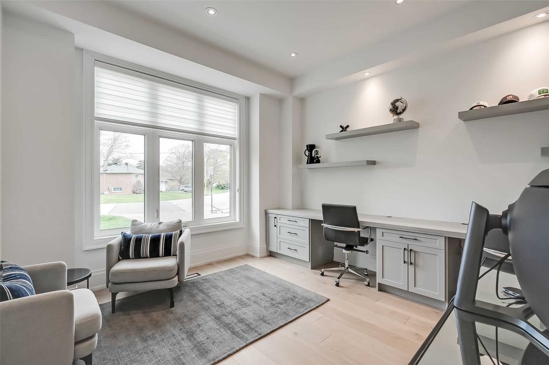 2096 Seabrook Drive, Oakville-3