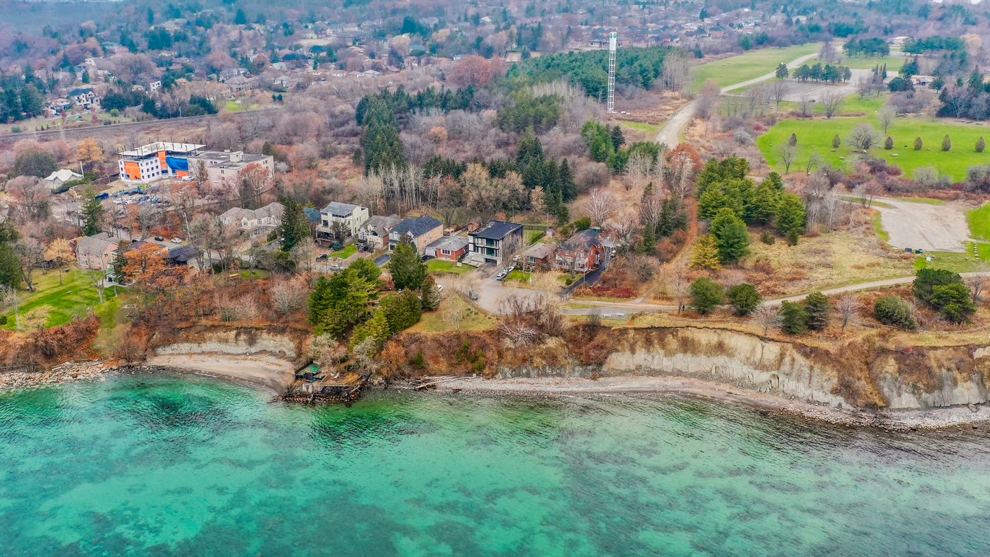 552 Rodd Avenue, Pickering